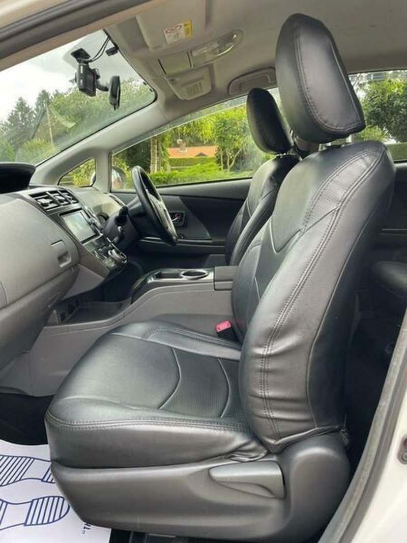 TOYOTA PRIUS+
