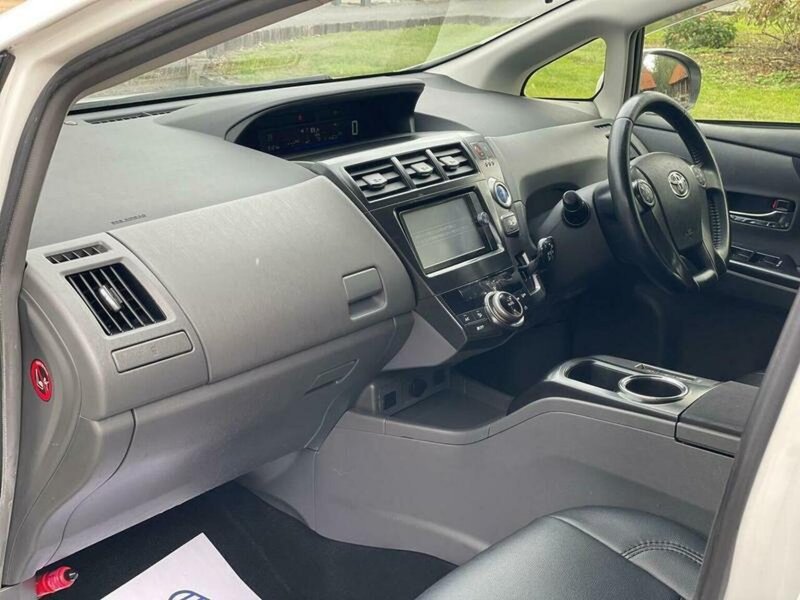 TOYOTA PRIUS+
